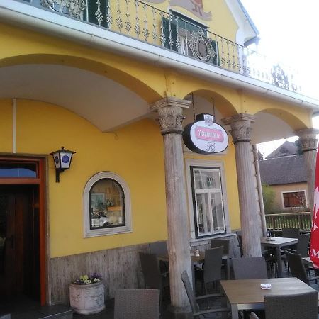 Zur Goldenen Krone Ehrenhausen Kültér fotó